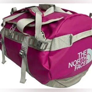The North Face Base Camp Travel / Duffle Bag Backpack Pink